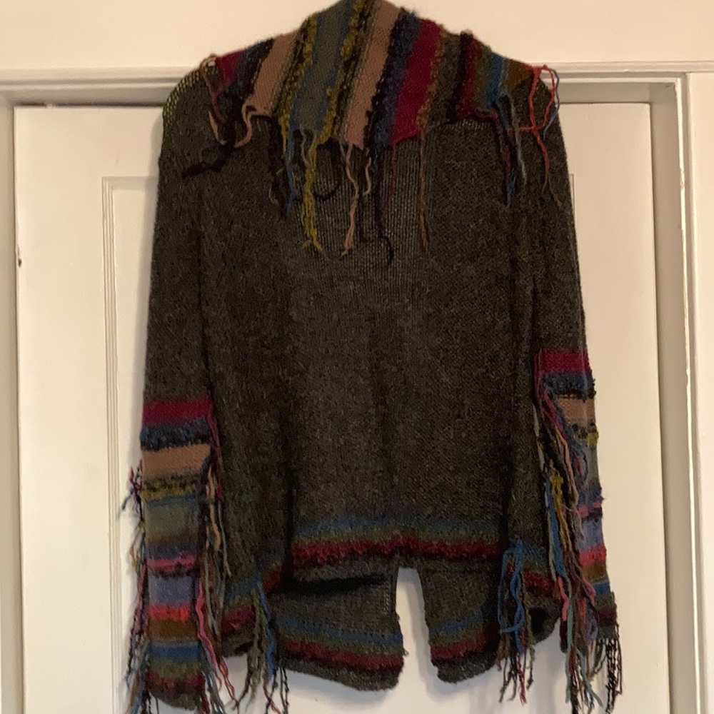 Beyond Threads cardigan - Picture 4 of 6